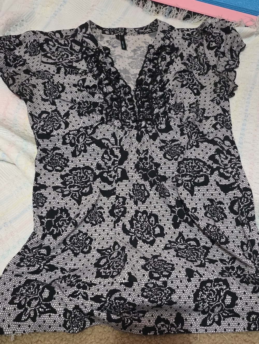 Maurices Black and White Lace Look Stretchy Top, Size Small